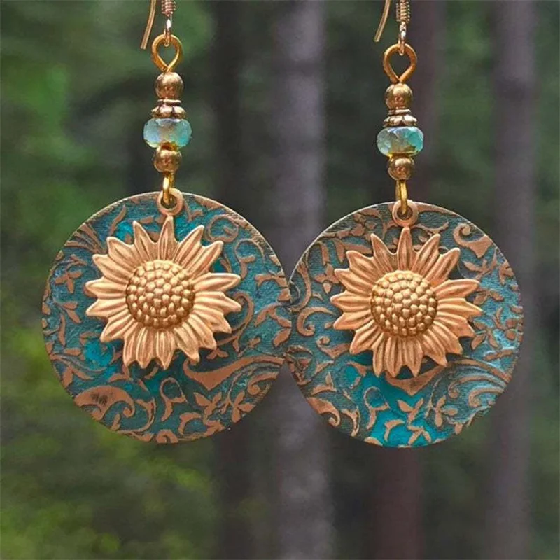 

2022 New Design Retro Bohemian Color Separation Double Sunflower Delicate Pattern Earrings Retro Fashion Earrings