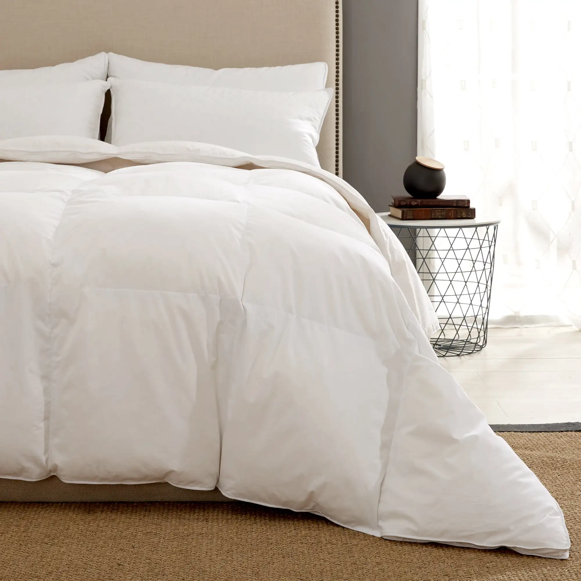 

Heavy Weight White Goose Down Fiber Gusseted Comforter, Twin
