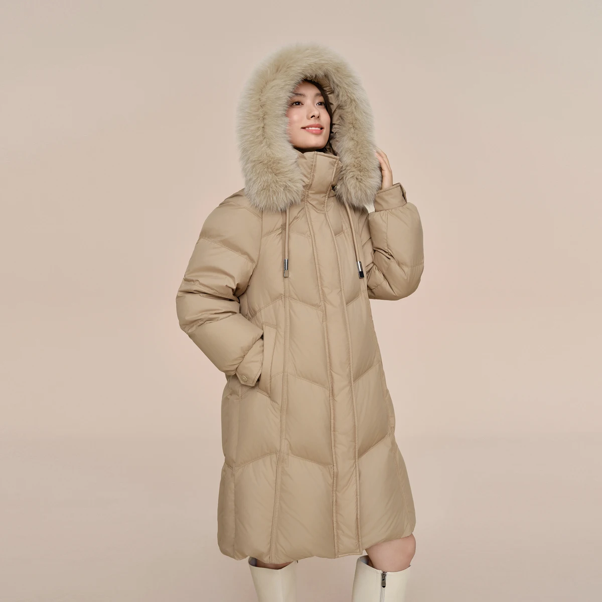 Женская зимняя утепленная куртка из лисьего меха с воротником натурального