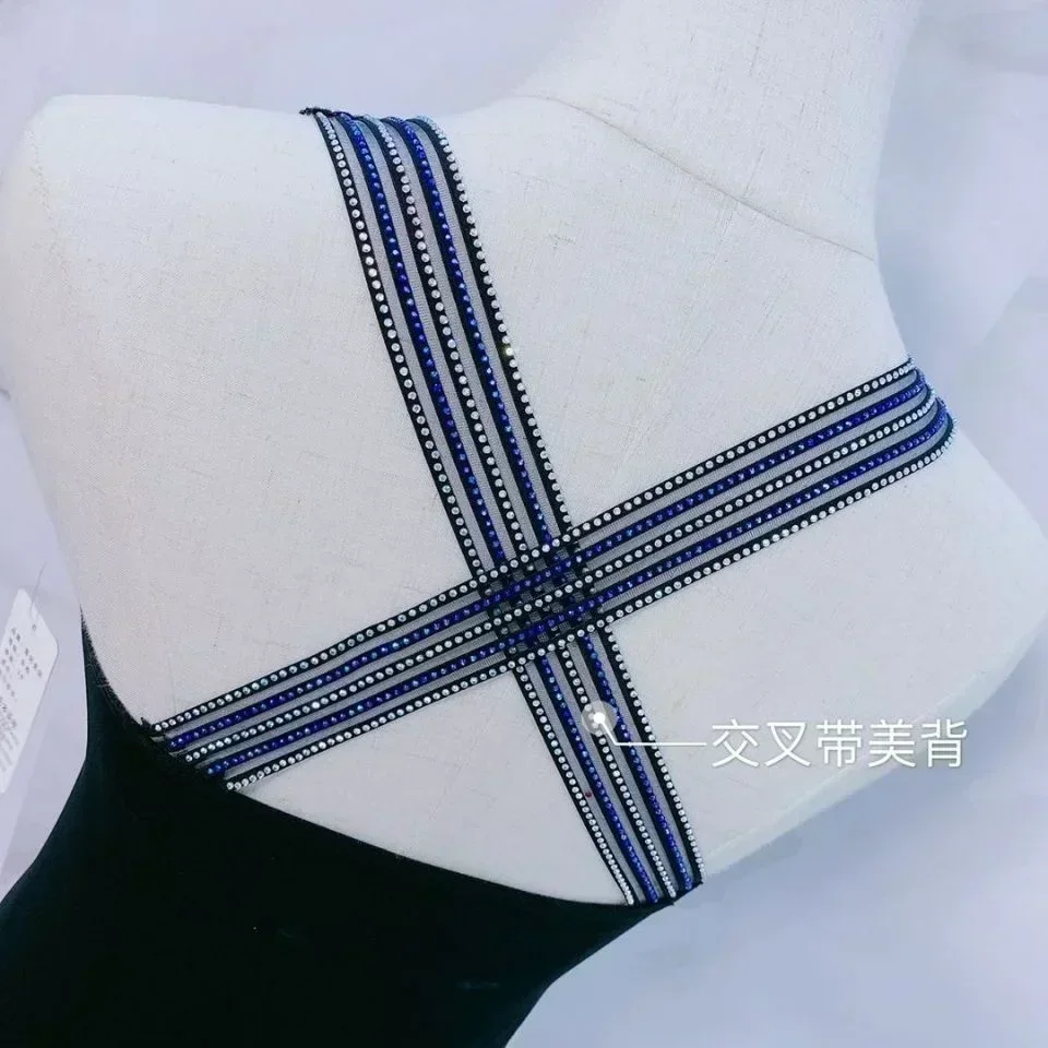 Летние мягкие майки женские сексуальные спортивные со стразами топы на бретелях