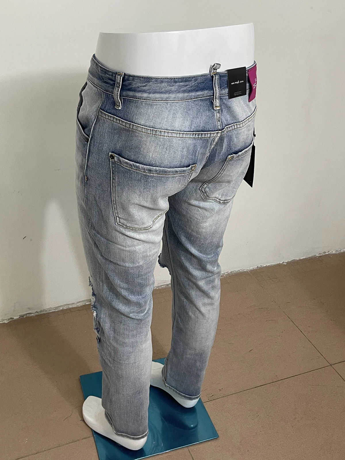 Spring/Summer 2023 new style D2 jeans men wash knee holes light blue loose button lettered printed jeans men