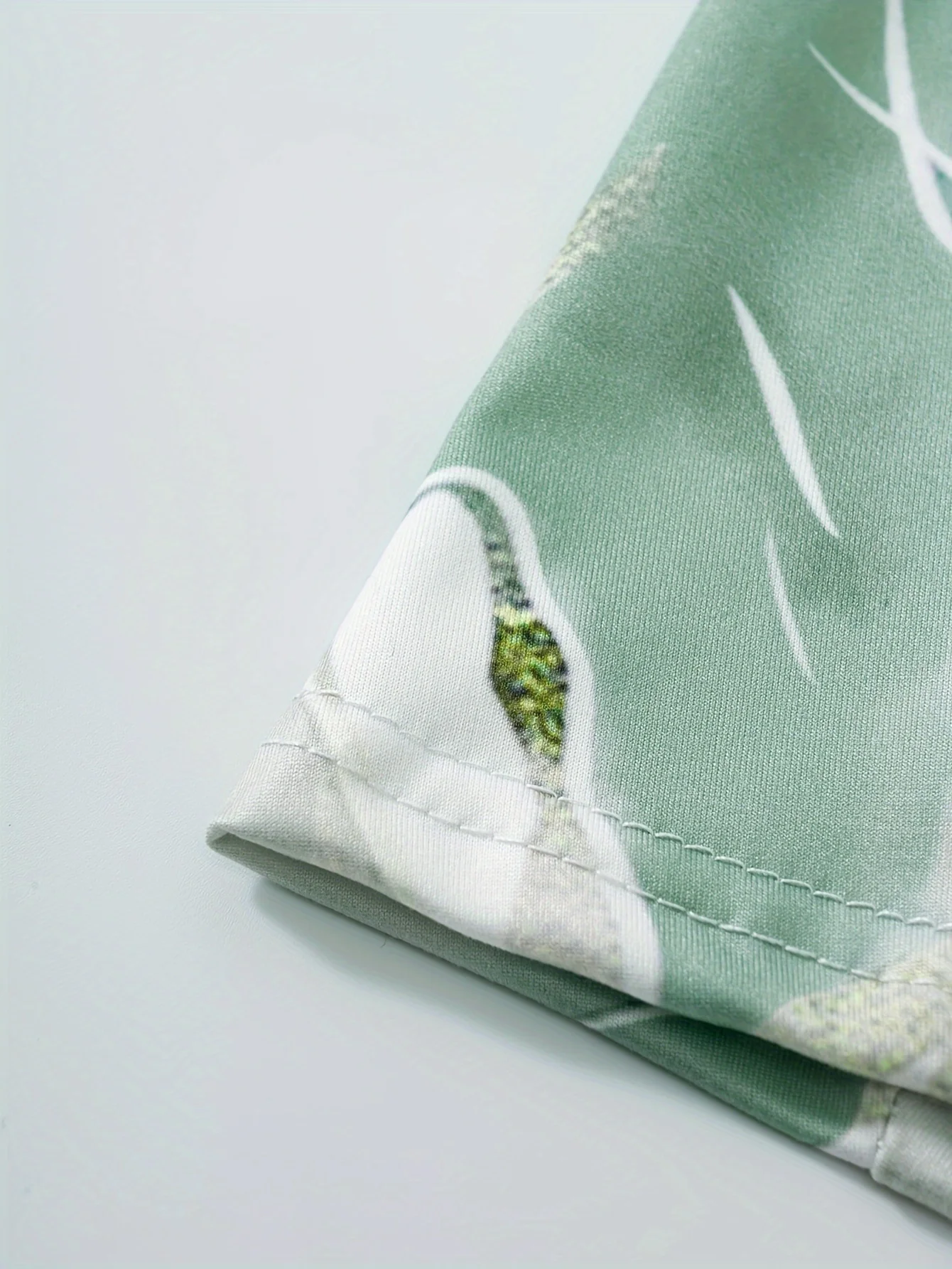 Женское вечернее платье без рукавов элегантное на бретелях-спагетти с