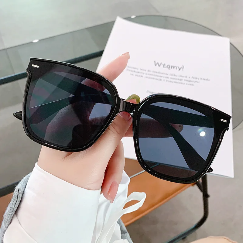 

New Vintage Square Sunglasses Women Oversized Rectangle Sunglass Men Retro Black Sun Glasses Woman Shades UV400 Oculos De Sol