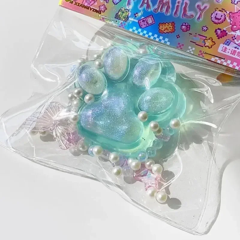 Игрушка-щипцы кошачьей лапы