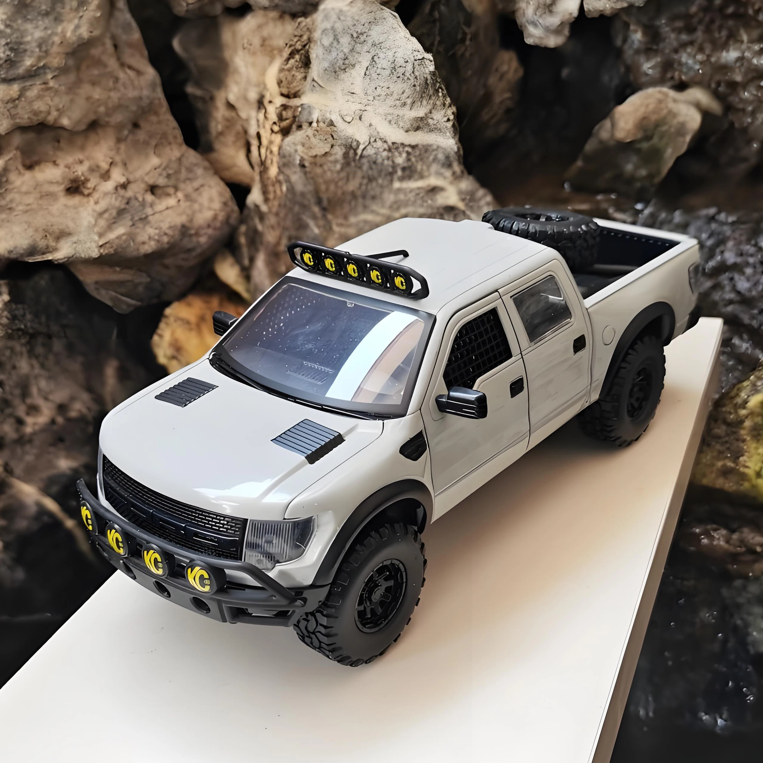 JADA 1:24 Ford F-150 SVT Raptor 2011 легкосплавный автомобиль литье под давлением и игрушечный