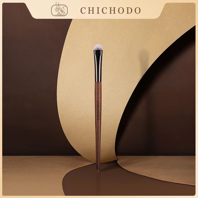 CHICHODO Профессиональная кисть для макияжа из шерсти животных Белая ультратонкая