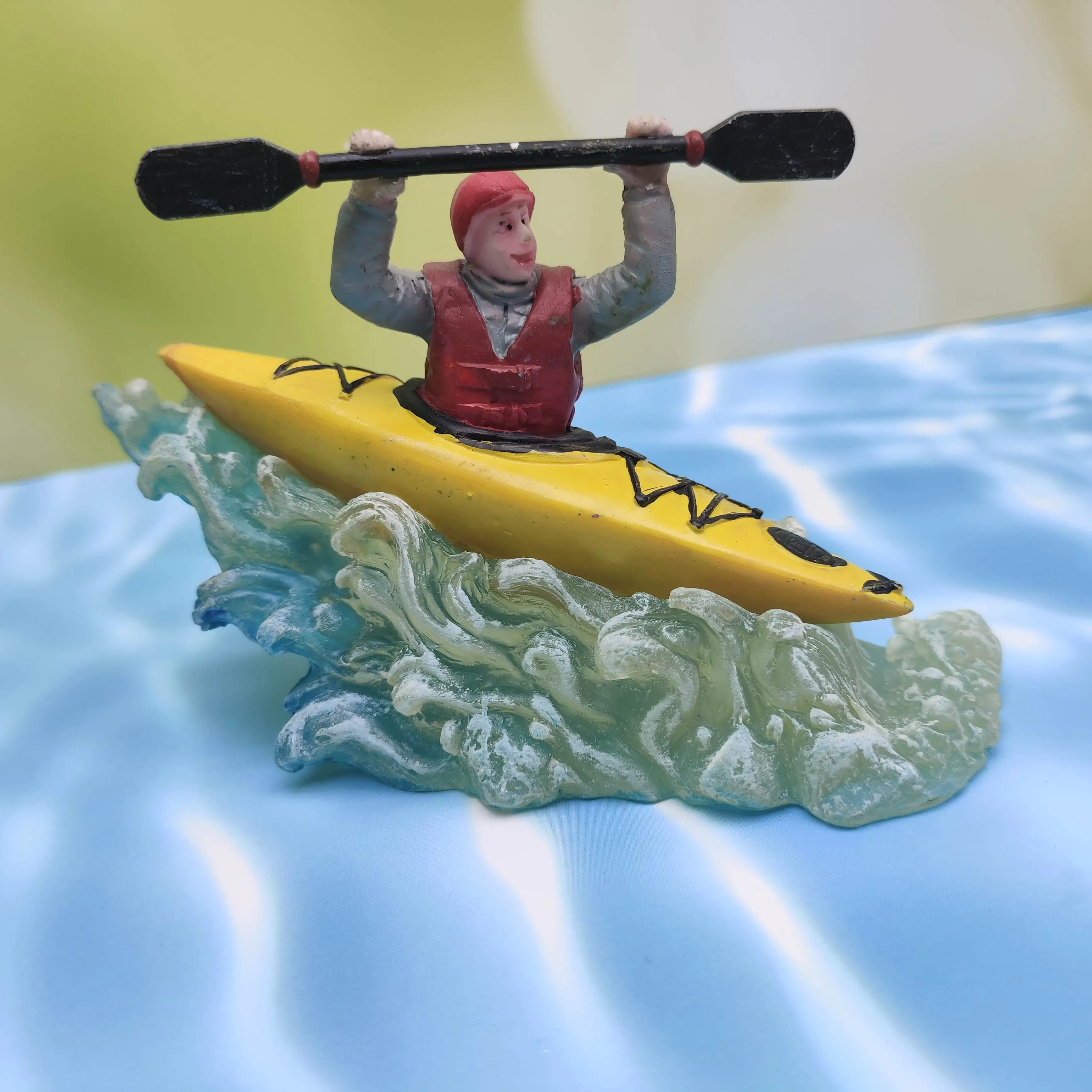 

Миниатюрная резиновая кукла для садового декора