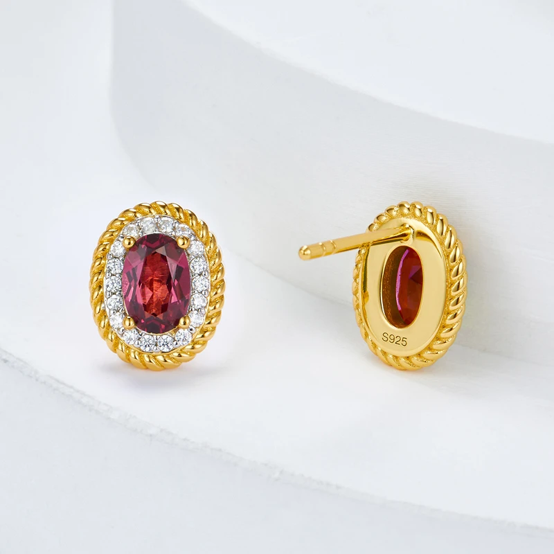 Серьги-гвоздики женские из серебра 925 пробы с натуральным красным камнем