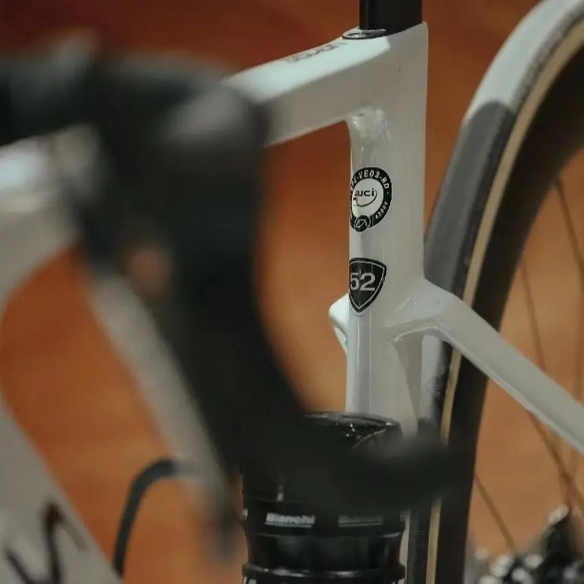 

Dove Gray Color Scheme Carbon Road Frame Handlebar High Quality 2023 Road Frame (Contact Us Get $50 Off!）