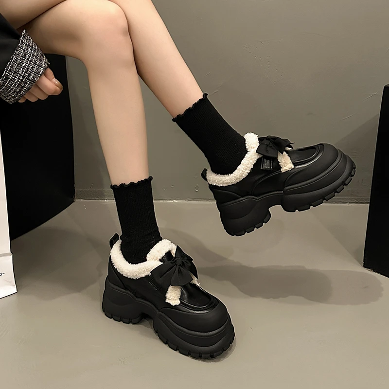 

Новинка Зима 2023 Модные женские флисовые Туфли с круглым носком на высоком каблуке с бантом и плюшевой и удобной толстой подошвой для наружной носки