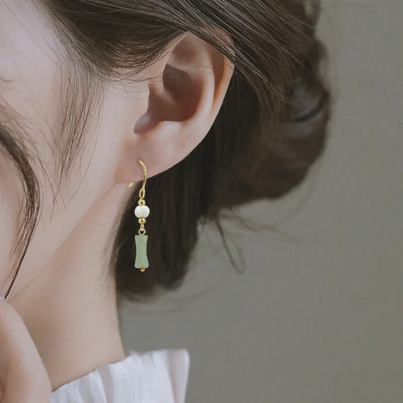 

Artificial jade pearl earrings, medium length, antique, China-Chic bamboo pendant, simple and elegant ear hook