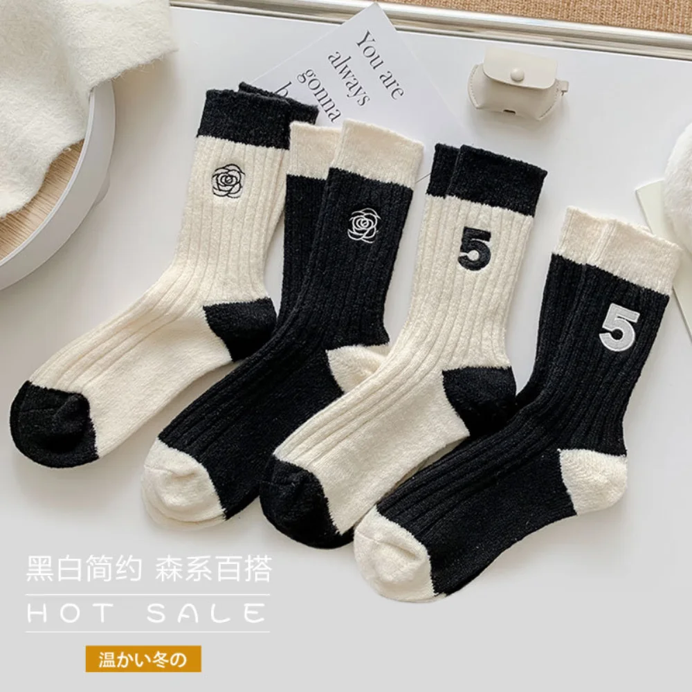 

Japanese INS Camellia Rose Embroidery Sweet Socks Comfortable Black and White Vertical Strip Number Cotton Winter Warm Socks