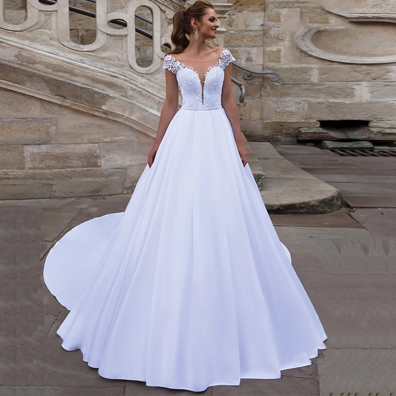 

Classic Handcraft Wedding Dress Lace Appliques Scoop Neck Bridal Dresses Beading Sashes Buttons A-line Bride Gown Robe De Mariée