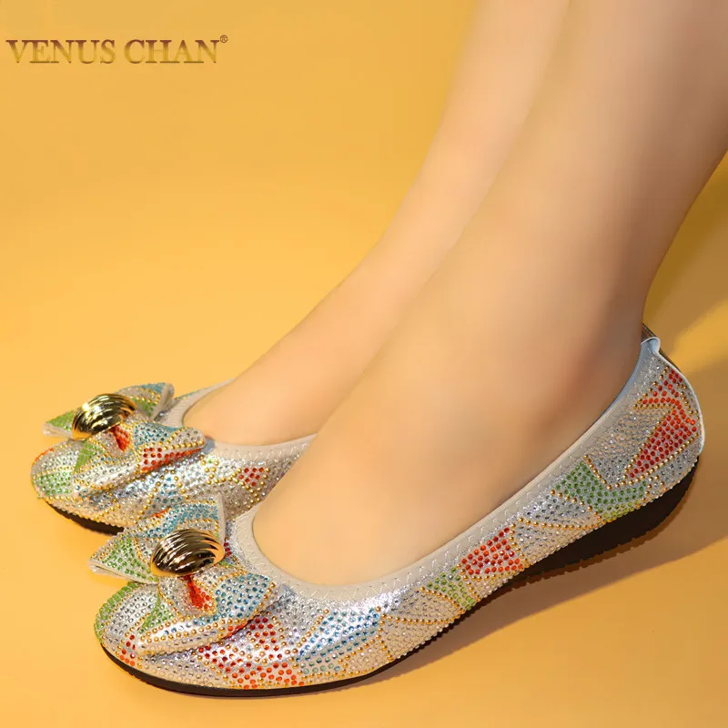 Italian style fashionable banquet Silver color Moccasins Mother Loafers Soft Leisure Flats Casual Female Driving Ballet Footwear