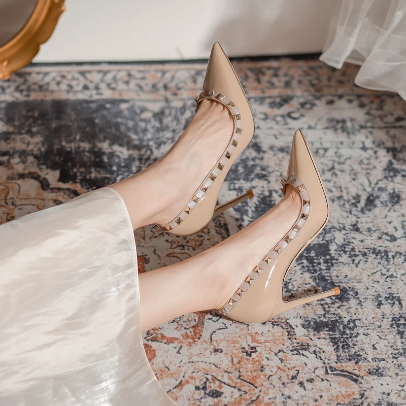 2023 Spring and Autumn New Luxury Rivet Black High Heels Designer Roman Pointed Pumps Versatile Genuine Leather Women's Shoes 43