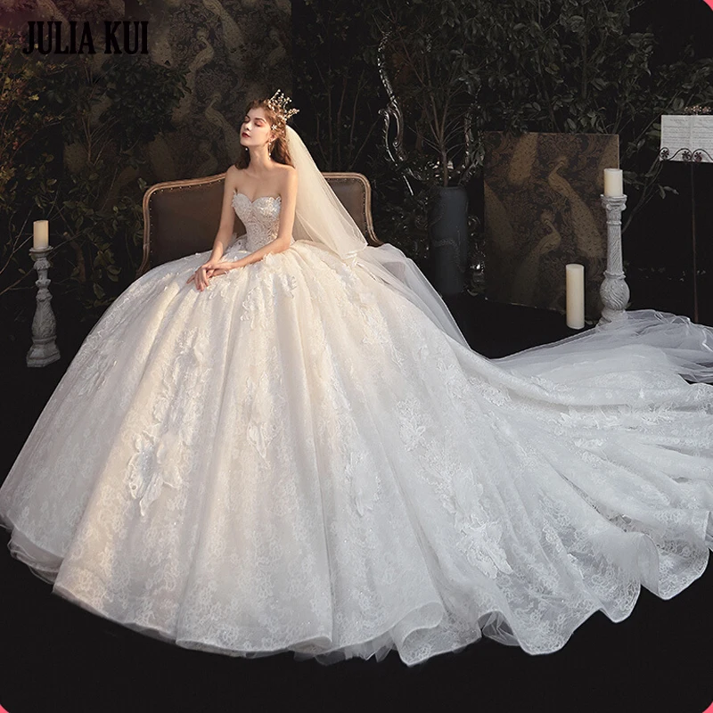 

Julia Kui Elegant Sweetheart Ball Gown Wedding Dress Chapel Train Off The Shoulder Appliques Lace Up Bridal Skirts