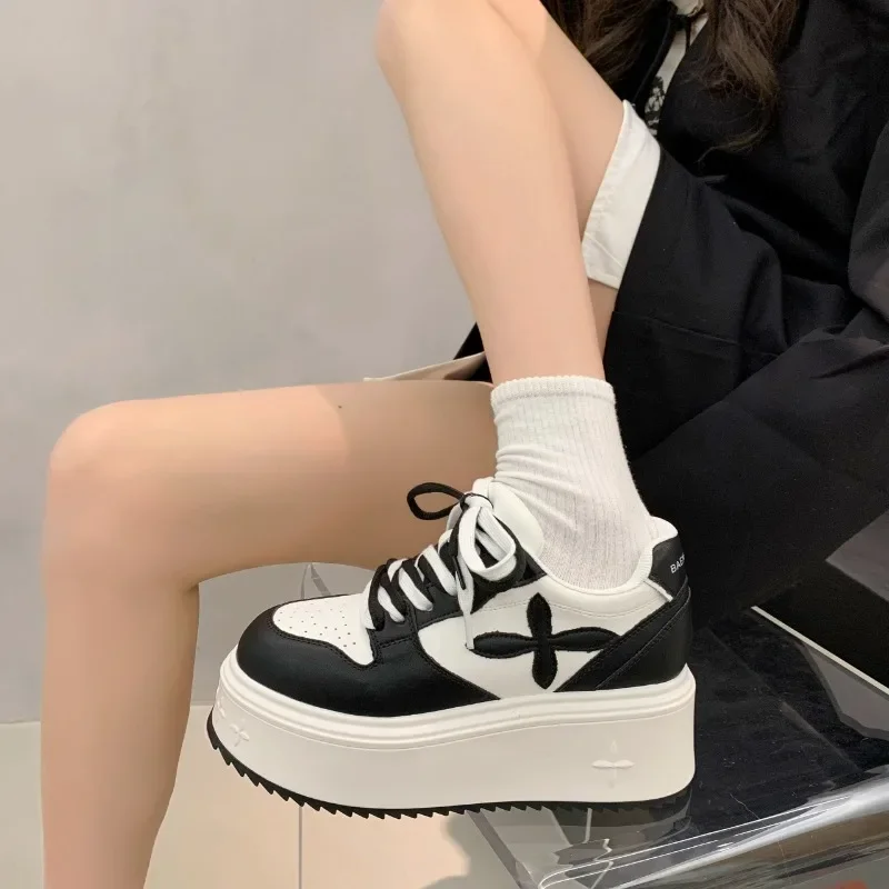 Кроссовки женские кожаные толстая подошва круглый носок повседневная удобная