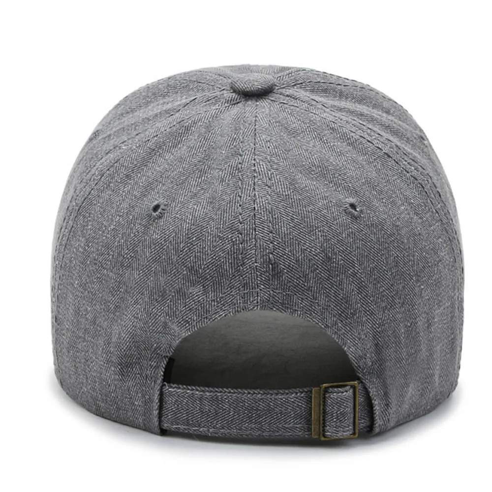 Рисунок 4 - Бейсболка с вышивкой в стиле ретро