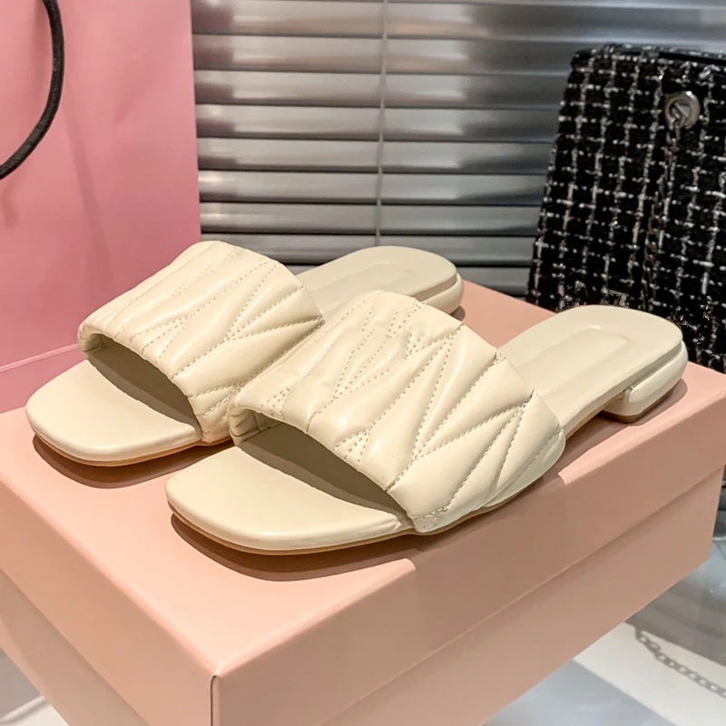 Summer European and American new flat square head non-slip fashion women's slippers