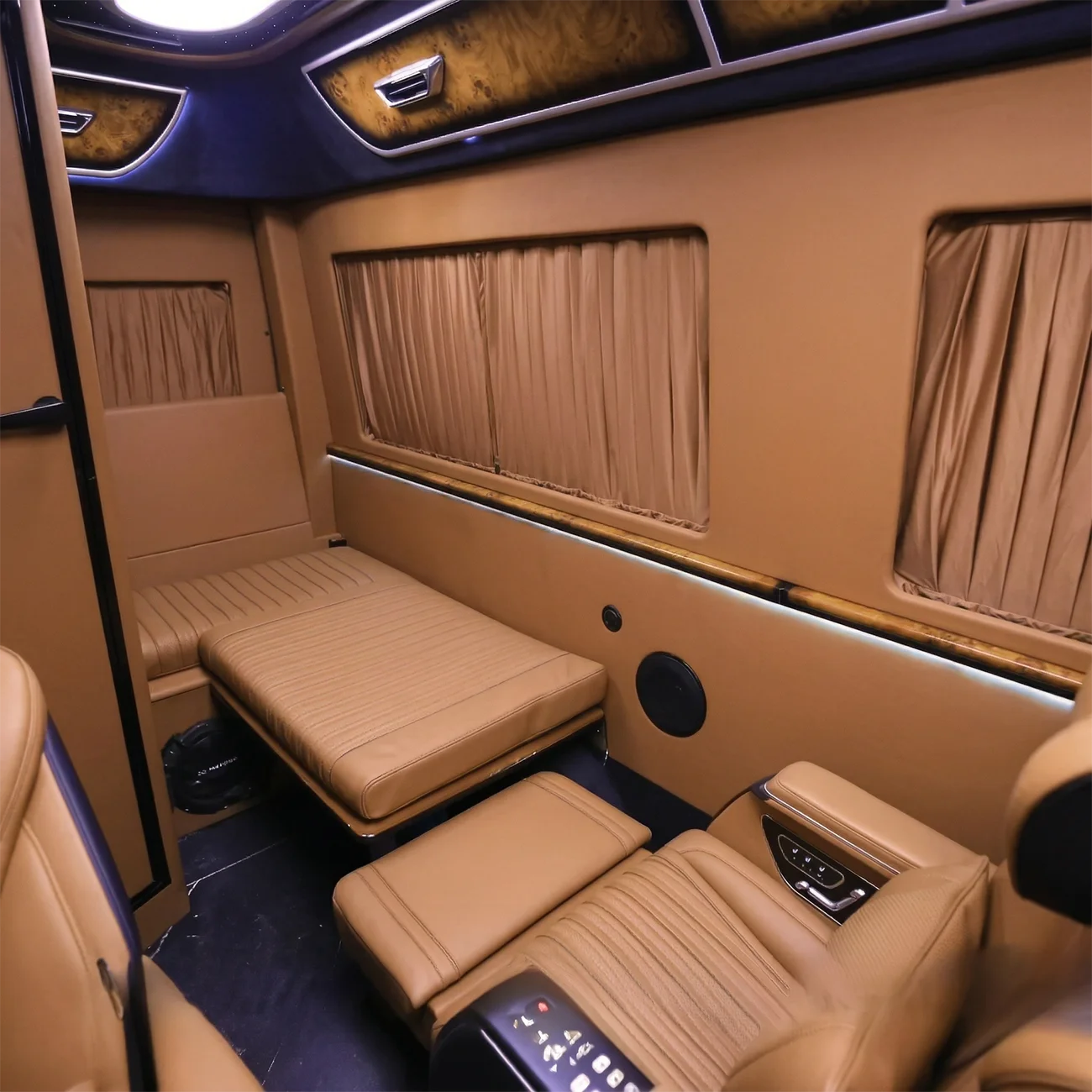 Фото Комплект для переоборудования Dingkong Sprinter VIP: Роскошные оранжевые кожаные капитанские сиденья, потолок Starlight, портативный полный комплект для переоборудования №2