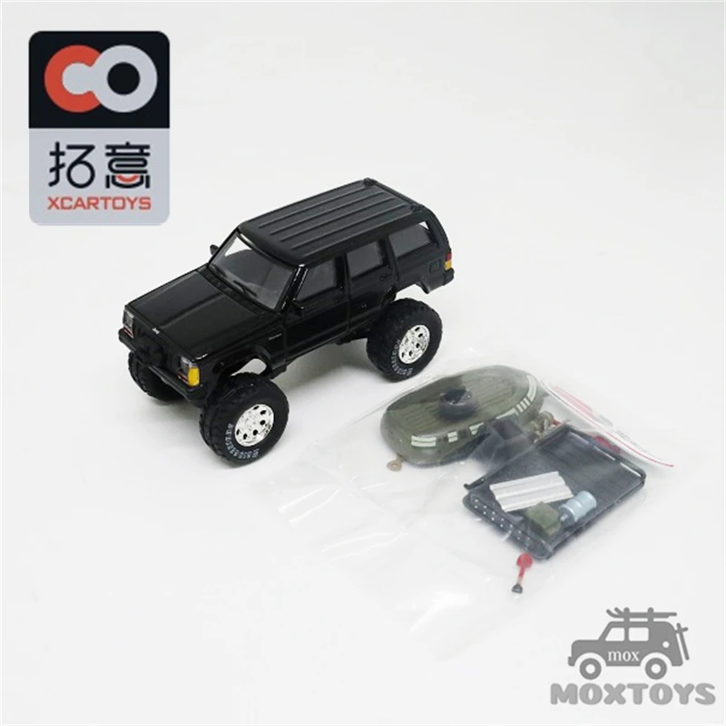 

XCarToys 1:64 Jeep Cherokee 2nd Black w/Accessories Diecast Model Car