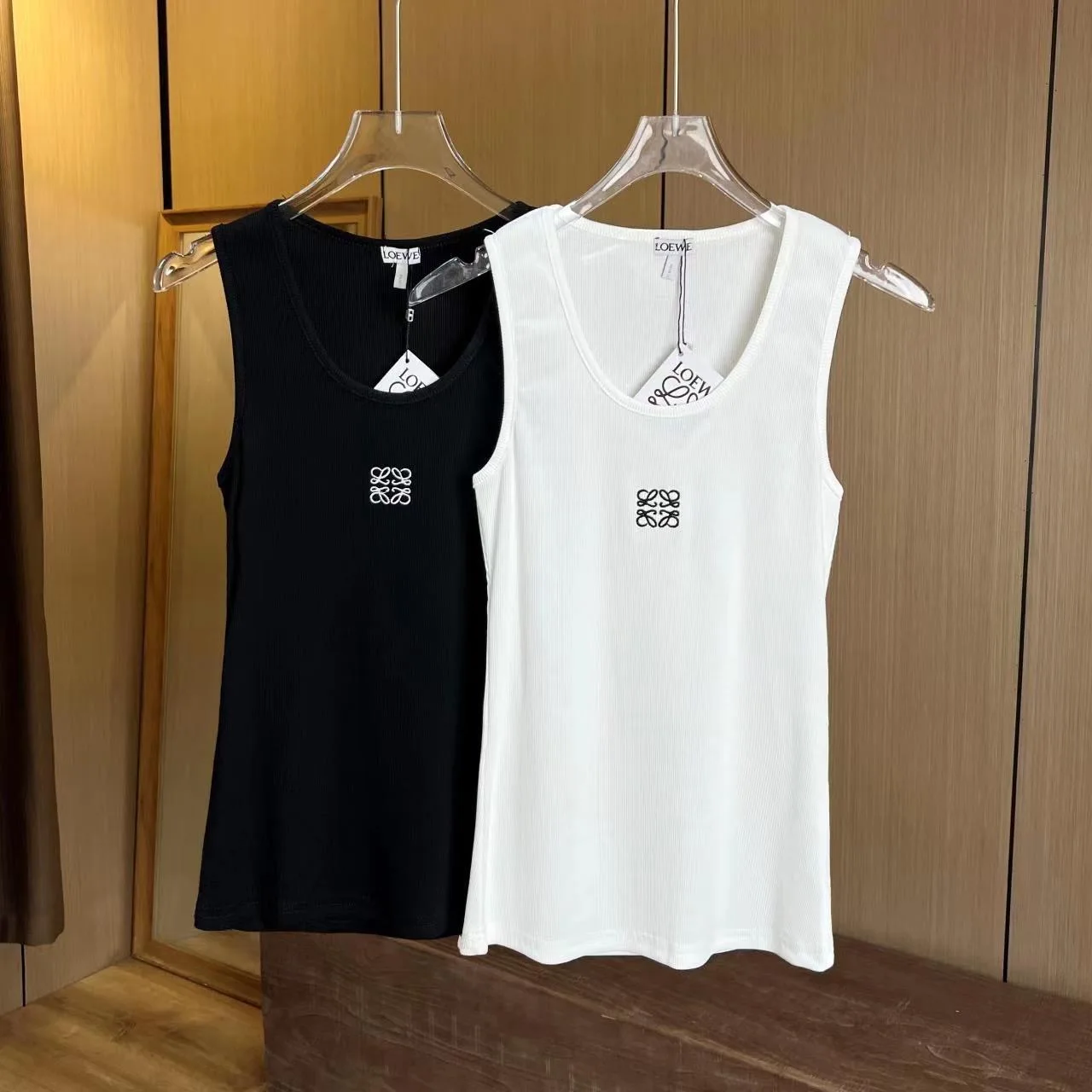 

2023 New High Street Loe Embroidered Elastic Slim Fit Vest Women's T-Shirts High Quality Bottoming Shirts for Women Clothes