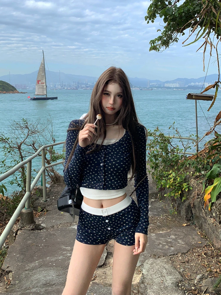 Женский трикотажный кардиган повседневный короткий жилет и облегающие шорты