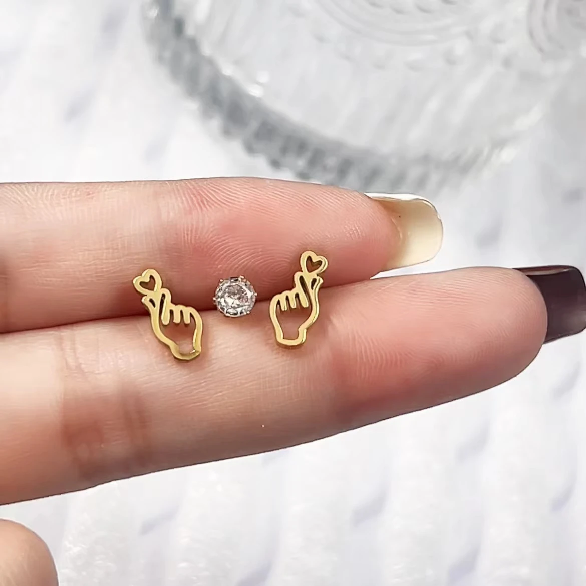 Серьги-гвоздики для ушей в форме сердца позолоченные серьги из нержавеющей стали