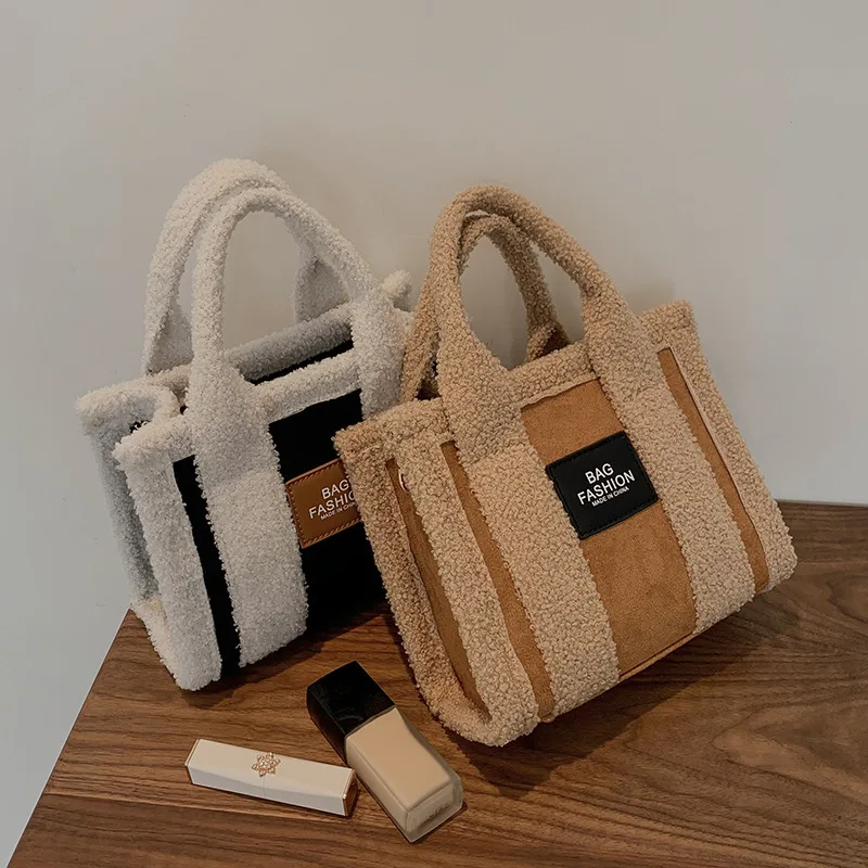 

Женская зимняя плюшевая сумка в Корейском стиле, новинка 2021, модная матовая Сумка-тоут, модная коричневая сумка-мессенджер на плечо с простр...