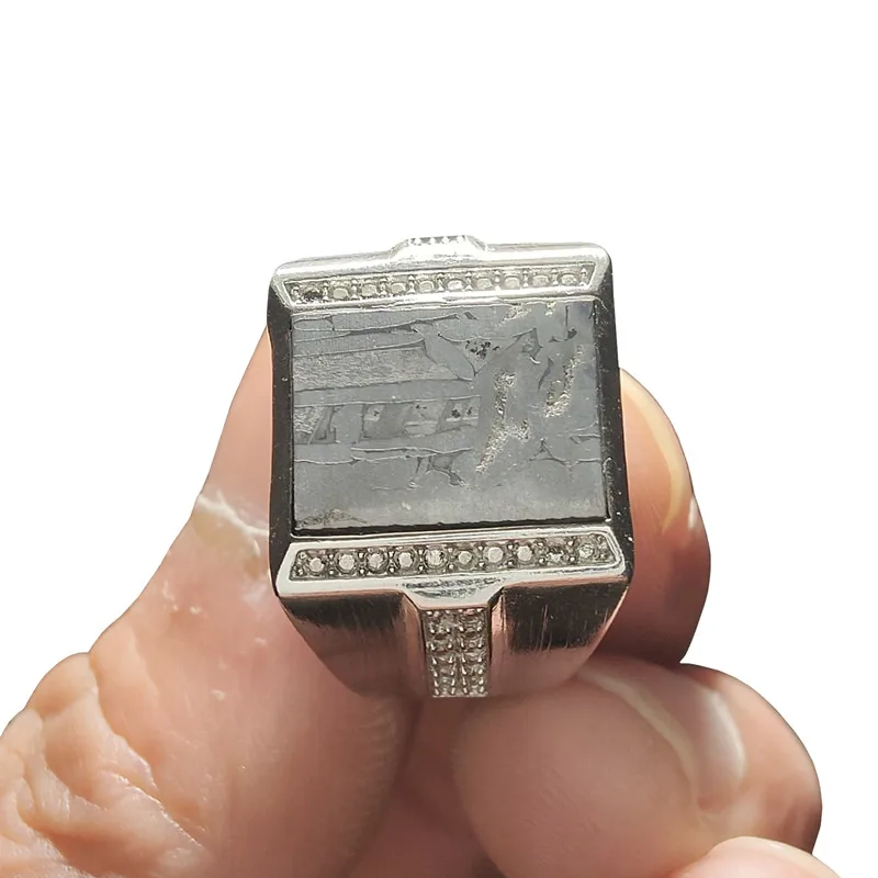 Высококачественное инкрустированное железным метеоритом кольцо натуральным 8 г