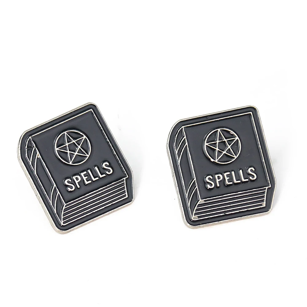 Волшебная книга чёрных заклинаний Брошь эмалированная с пентаграммой Значок для ведьмовства, сумка, рюкзак, украшение на лацканы, ювелирные изделия для женщин и мужчин Подарок.