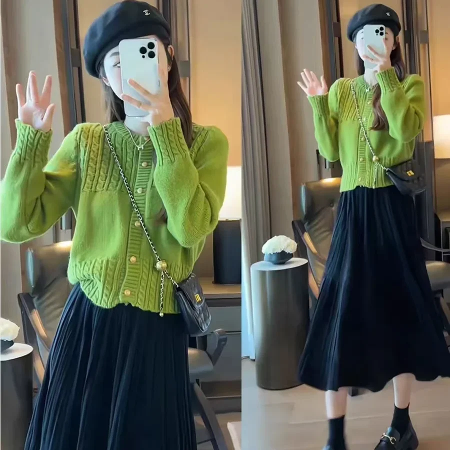 Женский теплый пуловер с круглым вырезом Осень-зима