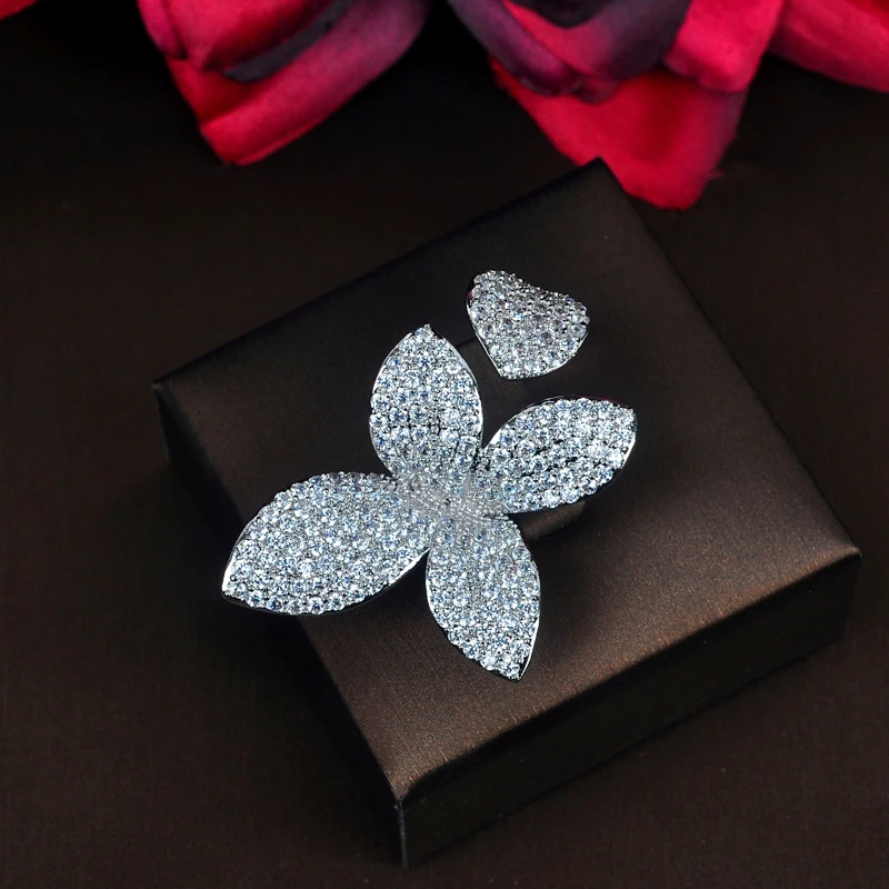 

Fashion Elagant Flower Shape AAA Cubic Zirconia Engagement Rings For Women Luxury Wedding Jewelry Party Gifts Wholesale R-211