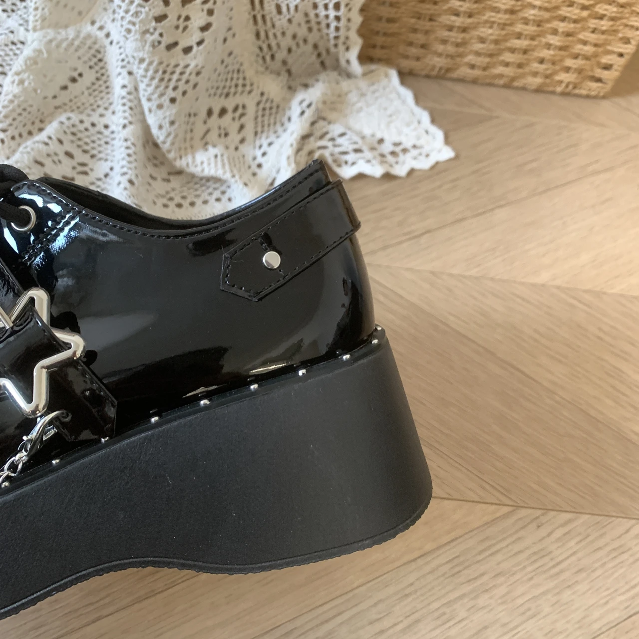 Модная женская повседневная обувь из искусственной кожи черного цвета в стиле