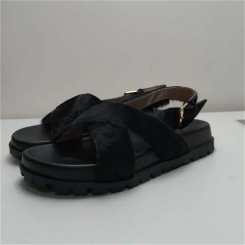 Туфли женские с круглым носком мех норки пряжка плоский каблук прочные шитье