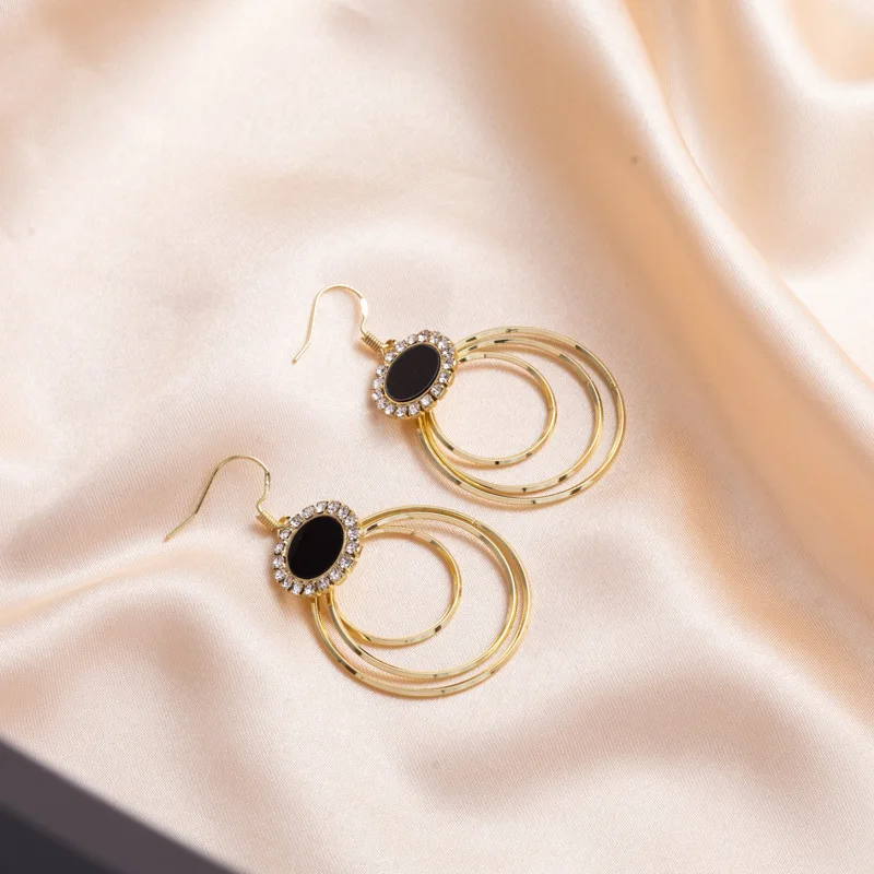 

925 White Fungus Hook Black Temperament High Sense of Exaggerated Fashion Personality New Circle Earrings Jewelry Moda 2020