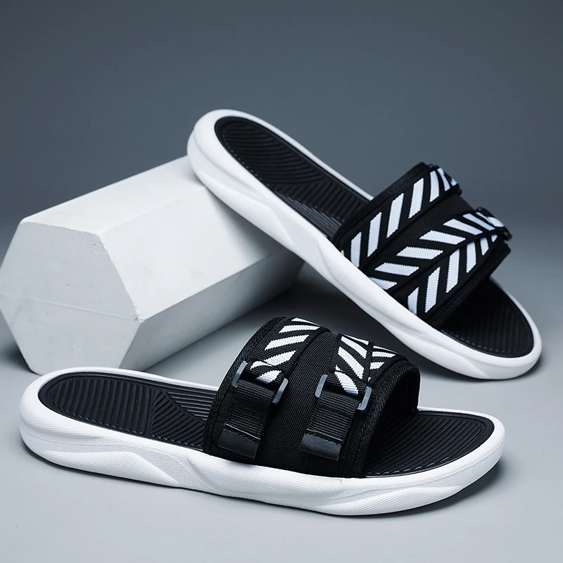 

Men's Clogs 2022 Summer New Arrival Classic Men's Casual Shoes Slippers Waterproof Rubber Garden Clogs EVA Beach Sandals for Men