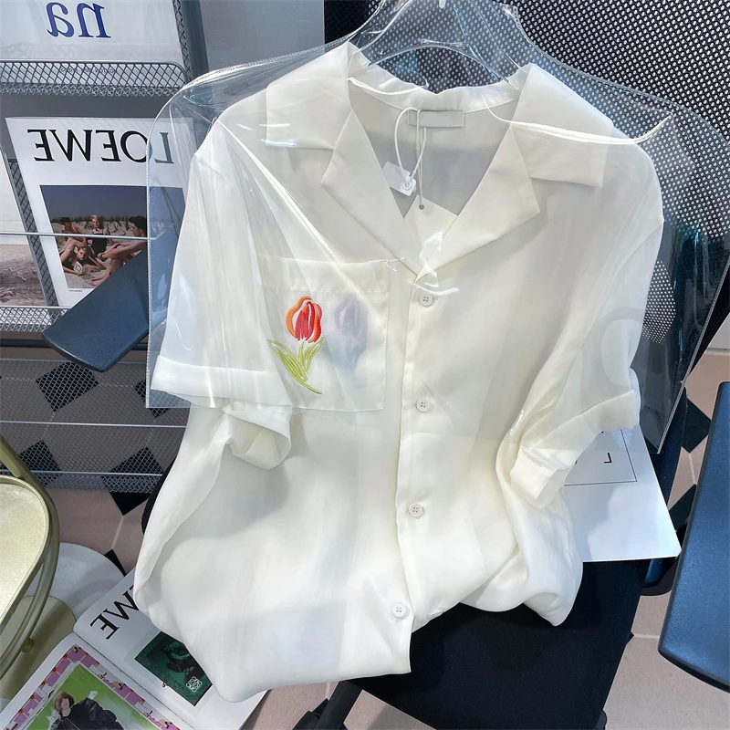 

Women Shirts flowers Embroidery Tulip Casual Girl White Blouses Simple Short Sleeve Button Up Shirt Floral Single Breasted Top