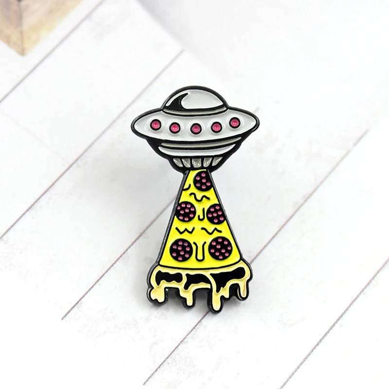 

Alien Spaceship Believes in Pizza Enamel Pin Space Station Pizza Mucus Muco Funny Brooch Denim Coat Cap Badge Friends Child Gift