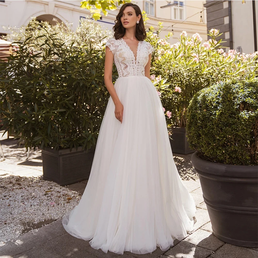 

2022The New Boho V-Neck Cap Sleeves Wedding Dress For Women Simple Lace Appliques Tulle A-Line Bridal Gown Back With Button