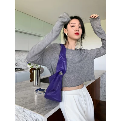 

A Women's t-shirt early spring and autumn thin micro-through coat short loose bottoming shirt