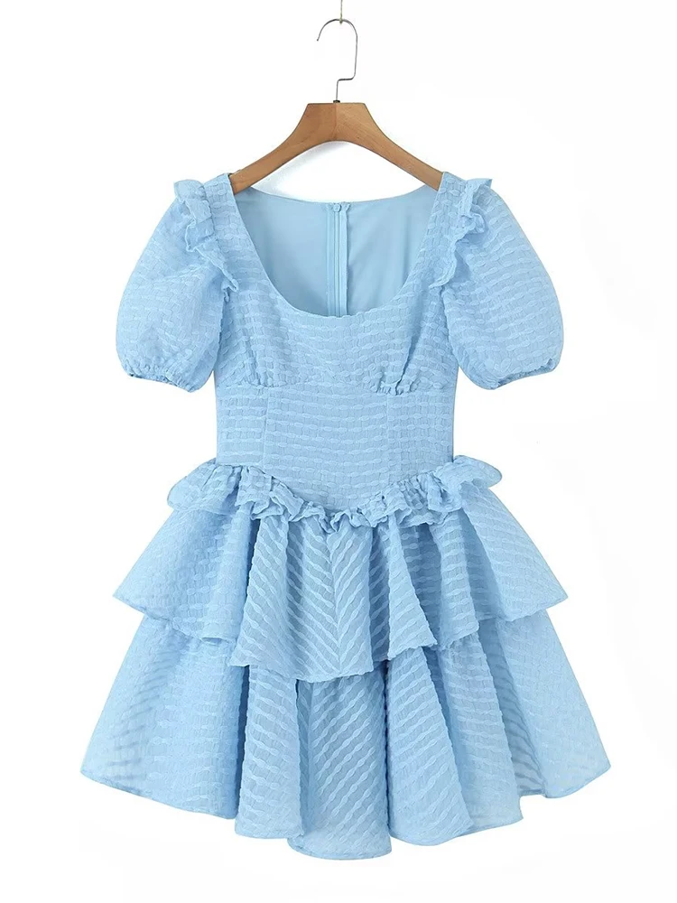 

Женское винтажное мини-платье с пышными рукавами