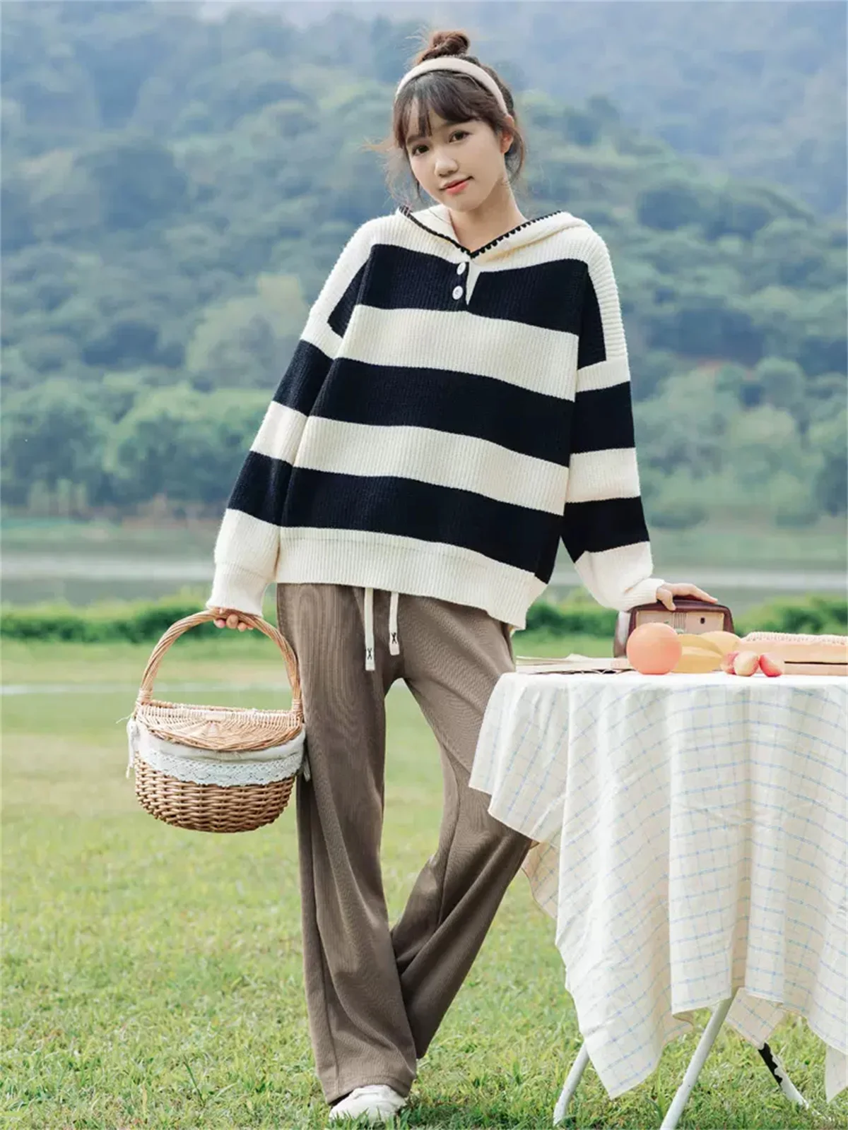 

Stripe Hooded Sweater Women's Design Feeling 2022 Autumn and Winter New Korean Version Loose, Westernized, High Level, Matching