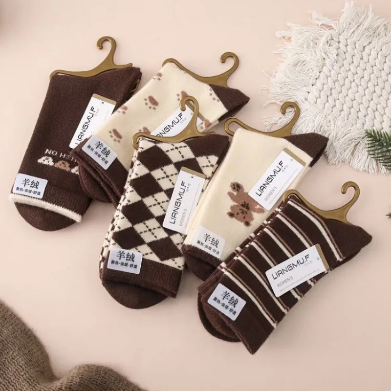 

Autumn and winter new thickened women's medium tube cashmere socks retro fashion socks student sports leisure wool socks woman