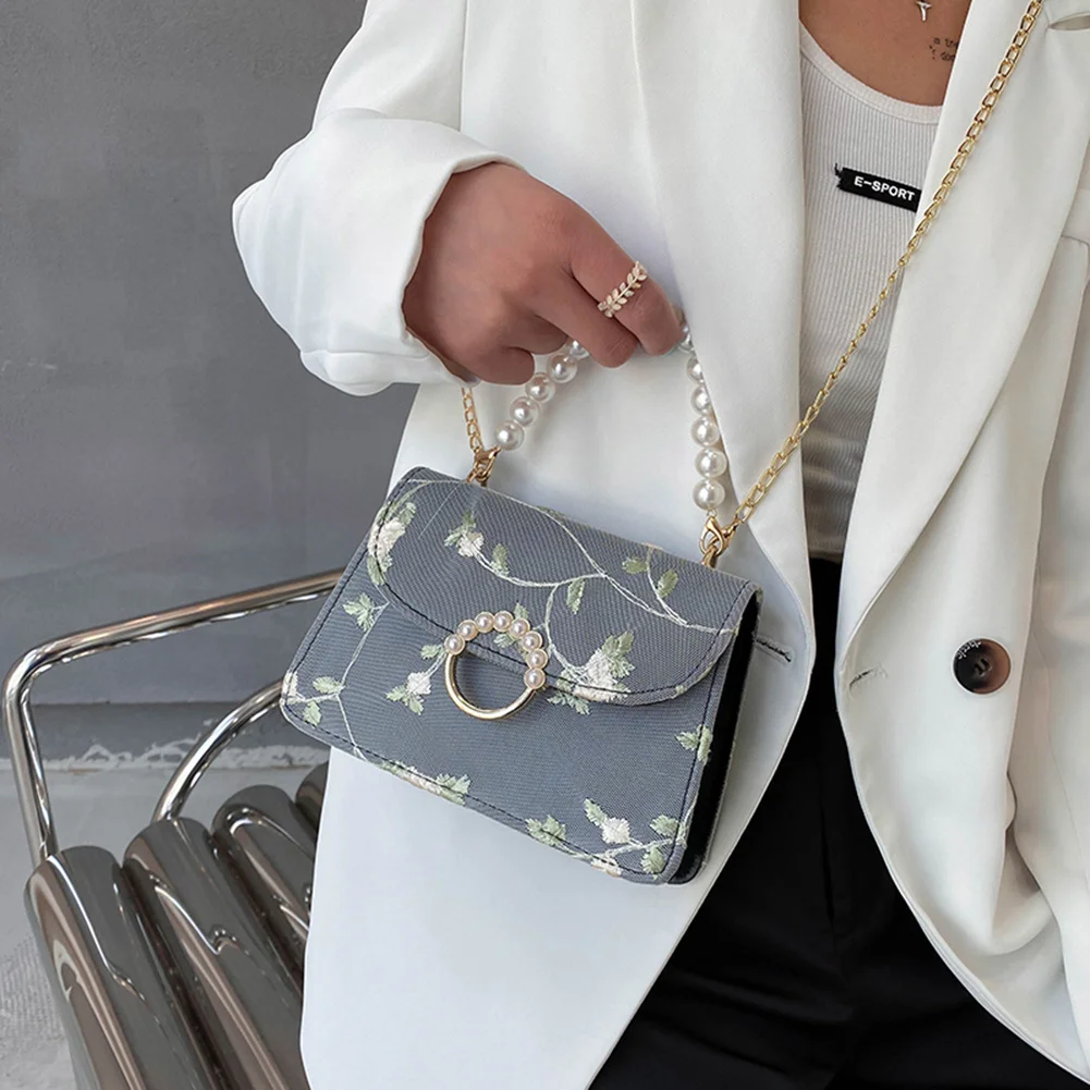 

Женская сумочка из ПУ кожи, сумка на ремне с цветочной вышивкой, сумка в стиле ретро с жемчужной цепочкой, модная сумка с откидной крышкой