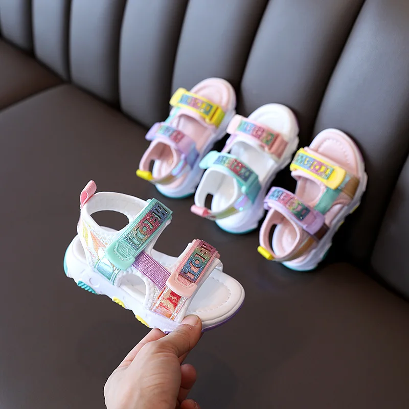 

Детские парусиновые сандалии, босоножки со светоотражающими полосками, с блестящими буквами, туфли без каблука, повседневная обувь для мал...