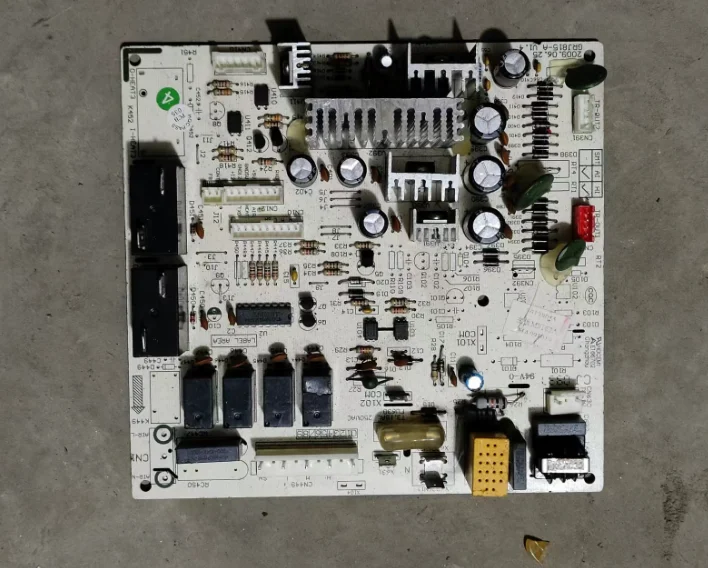 

1pc used Gree Air conditioning Board 30138055 M8163A GRJ815-A