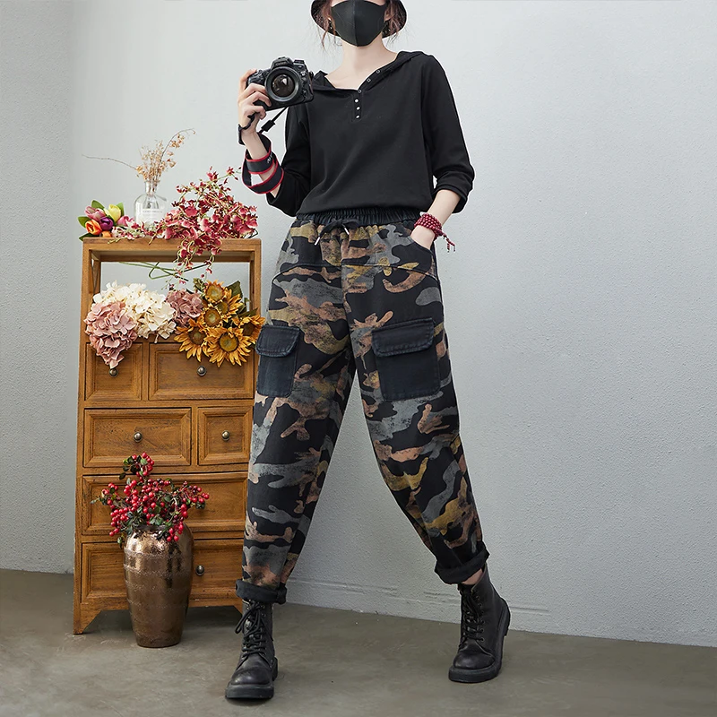 New Arrival 2022 Spring Arts Style Women Elastic Waist Camouflage Print Loose Jeans Double Pocket Cotton Denim Harem Pants V921 |