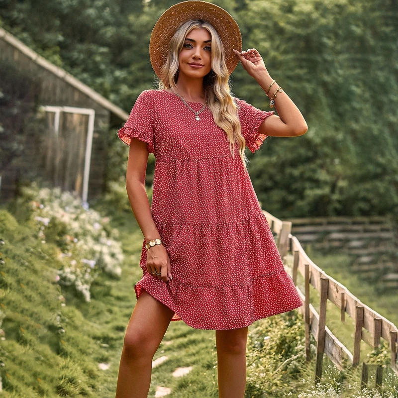 

Летнее платье-трапеция с оборками, до колена, в горошек