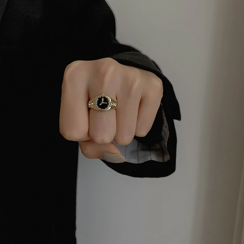 

New Creative Light Luxury Watch Shape Ring Women's Adjustable Opening Ring Men's Vintage Punk Mini Watch Finger Ring Couple Ring